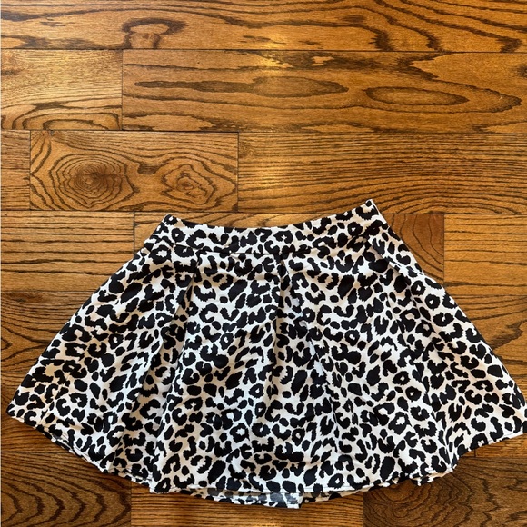 Collective Concepts Stylish Black and White Leopard Print Skirt - Small - Picture 1 of 5